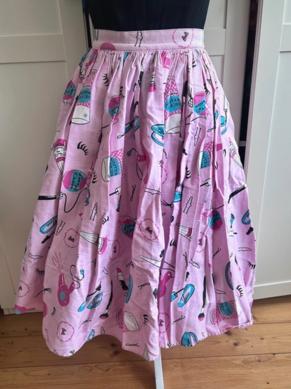 Vixen by Micheline Pitt make up swing skirt S